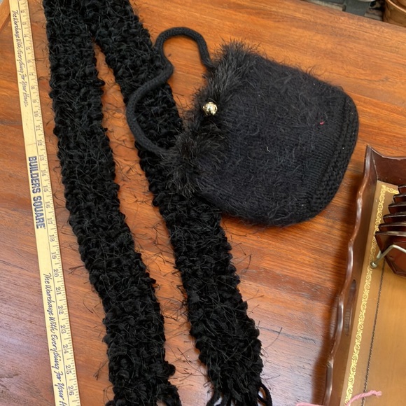 Set of 2: purse, black with pearl closure Handknit/felted. Also 62” knit scarf. - Picture 3 of 7